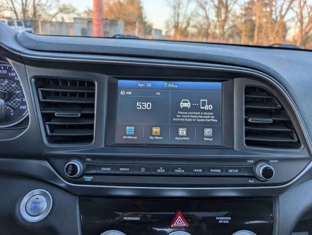 2019 Hyundai Elantra Preferred (One Owner) Photo