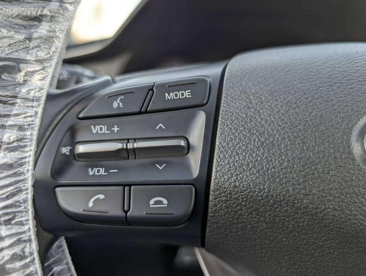 2019 Hyundai Elantra Preferred (One Owner) Photo
