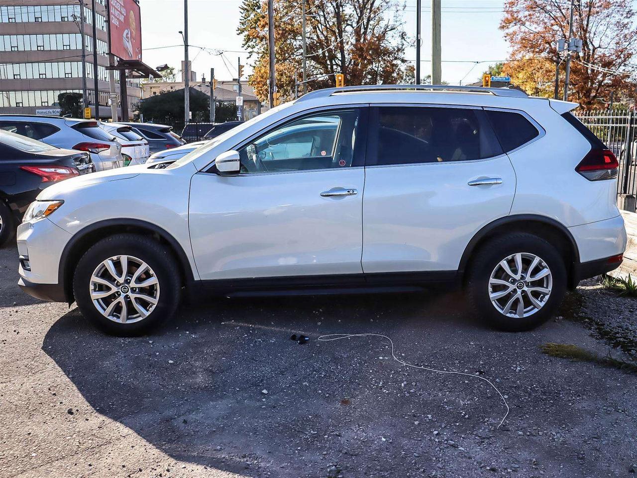 2019 Nissan Rogue SV Photo5