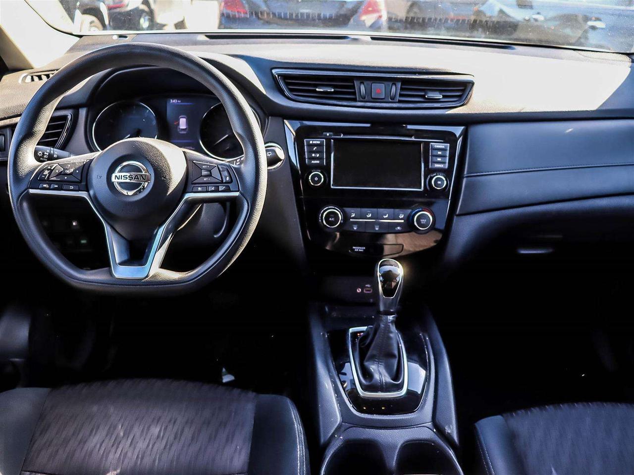 2019 Nissan Rogue SV Photo