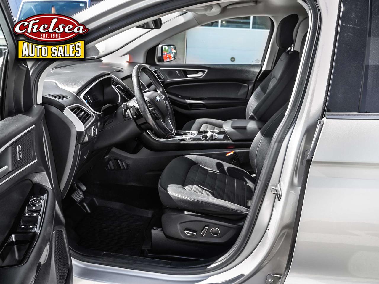2017 Ford Edge SEL FWD Photo