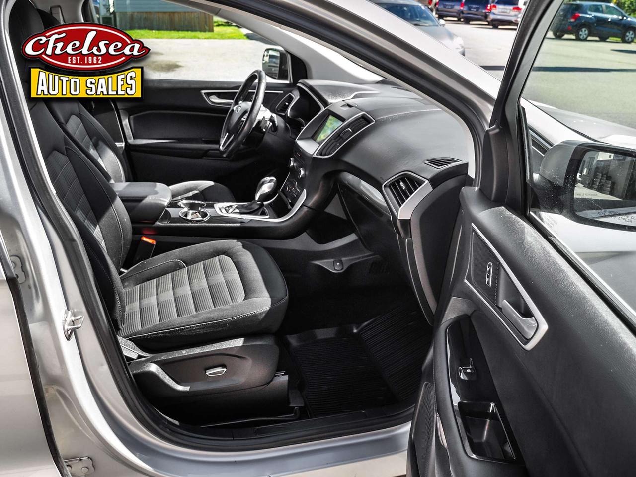 2017 Ford Edge SEL FWD Photo