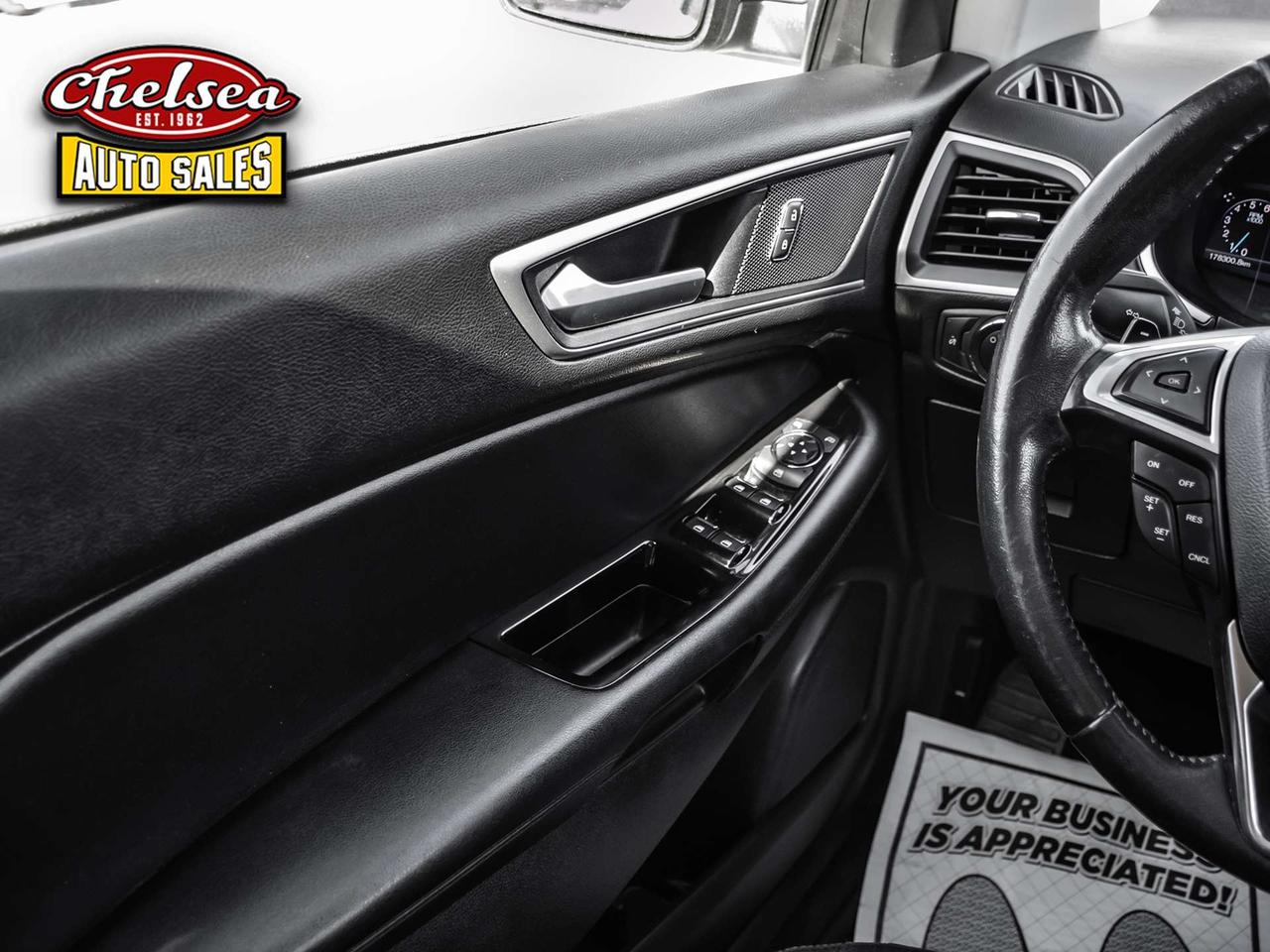 2017 Ford Edge SEL FWD Photo
