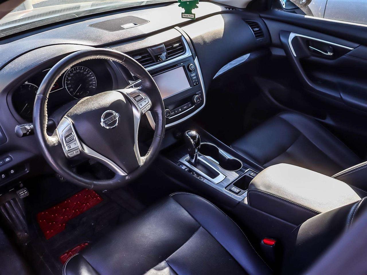 2016 Nissan Altima 2.5 SL Tech Photo2