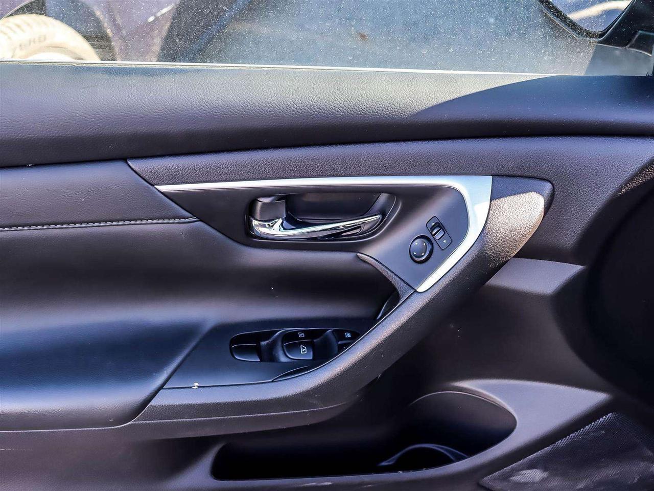 2016 Nissan Altima 2.5 SL Tech Photo