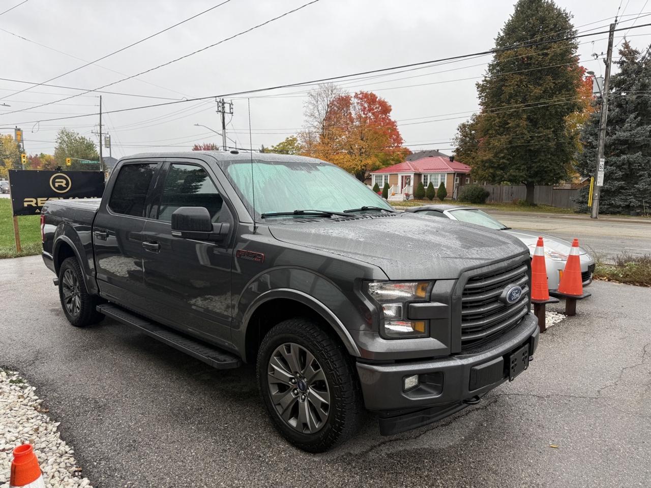2017 Ford F-150 XLT SPORT Photo2