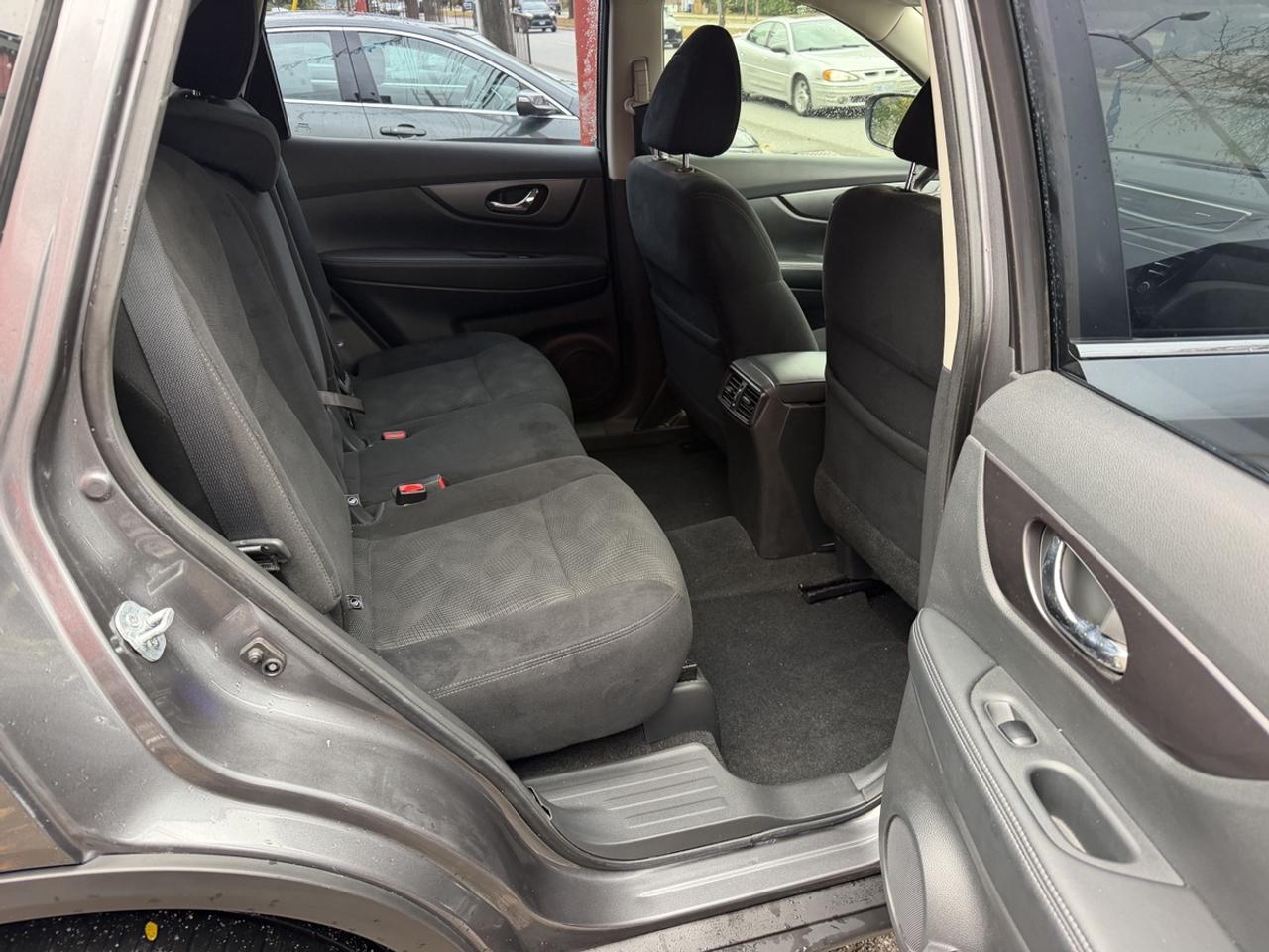 2016 Nissan Rogue S Photo
