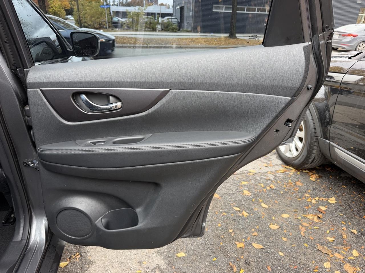 2016 Nissan Rogue S Photo
