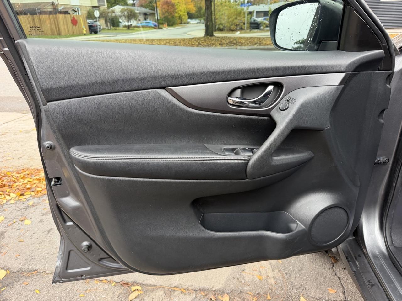 2016 Nissan Rogue S Photo