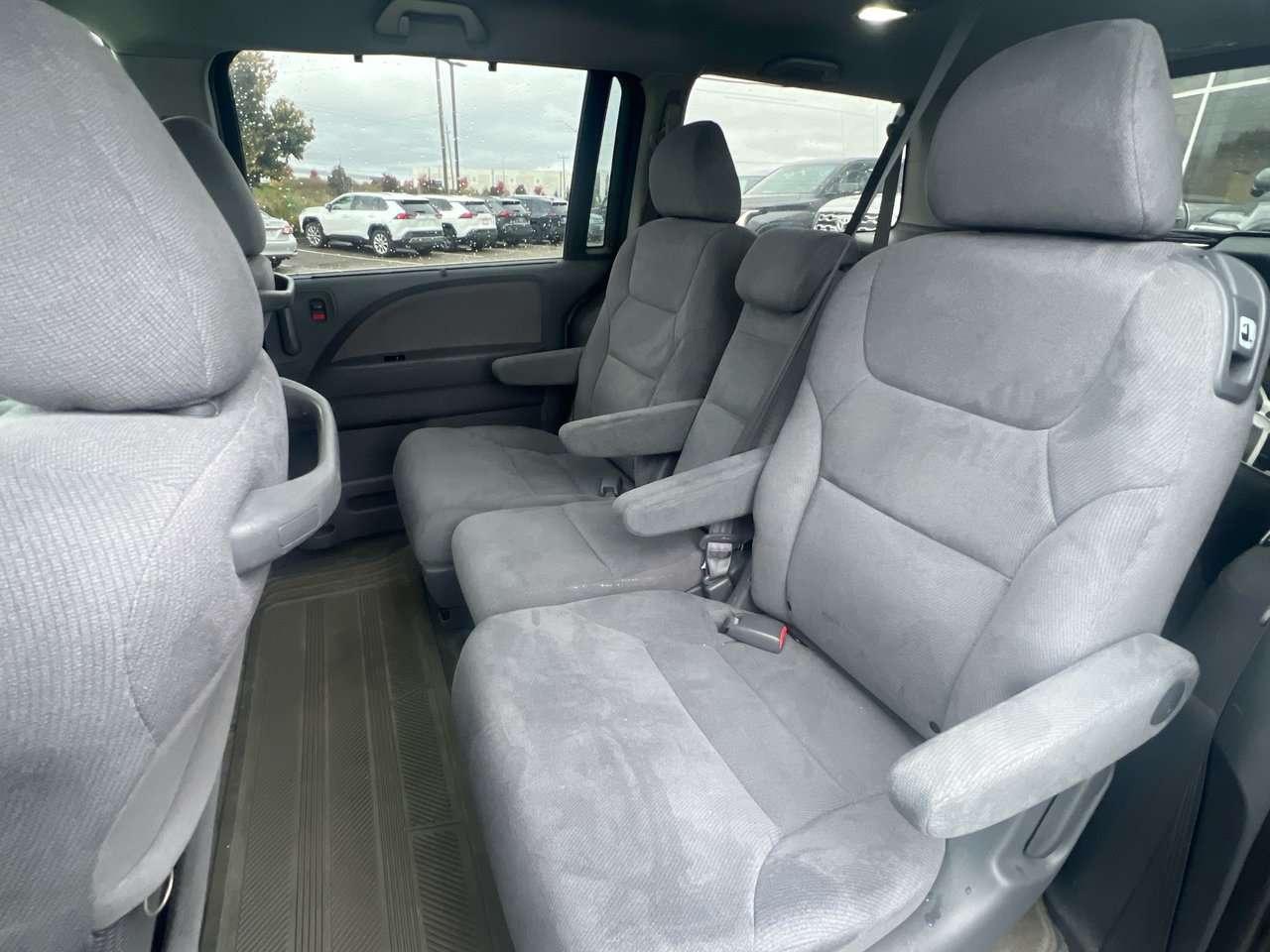 2007 Honda Odyssey EX 5 SPD at CLOTH   AFTERMARKET INFOTAINMENT SYSTEM   FWD Photo