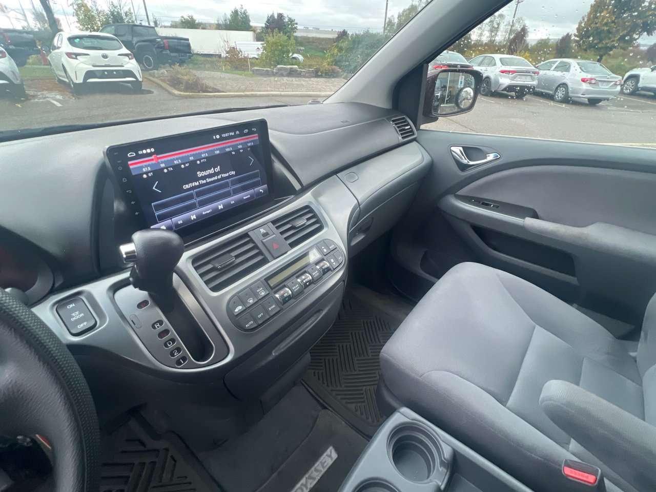 2007 Honda Odyssey EX 5 SPD at CLOTH   AFTERMARKET INFOTAINMENT SYSTEM   FWD Photo
