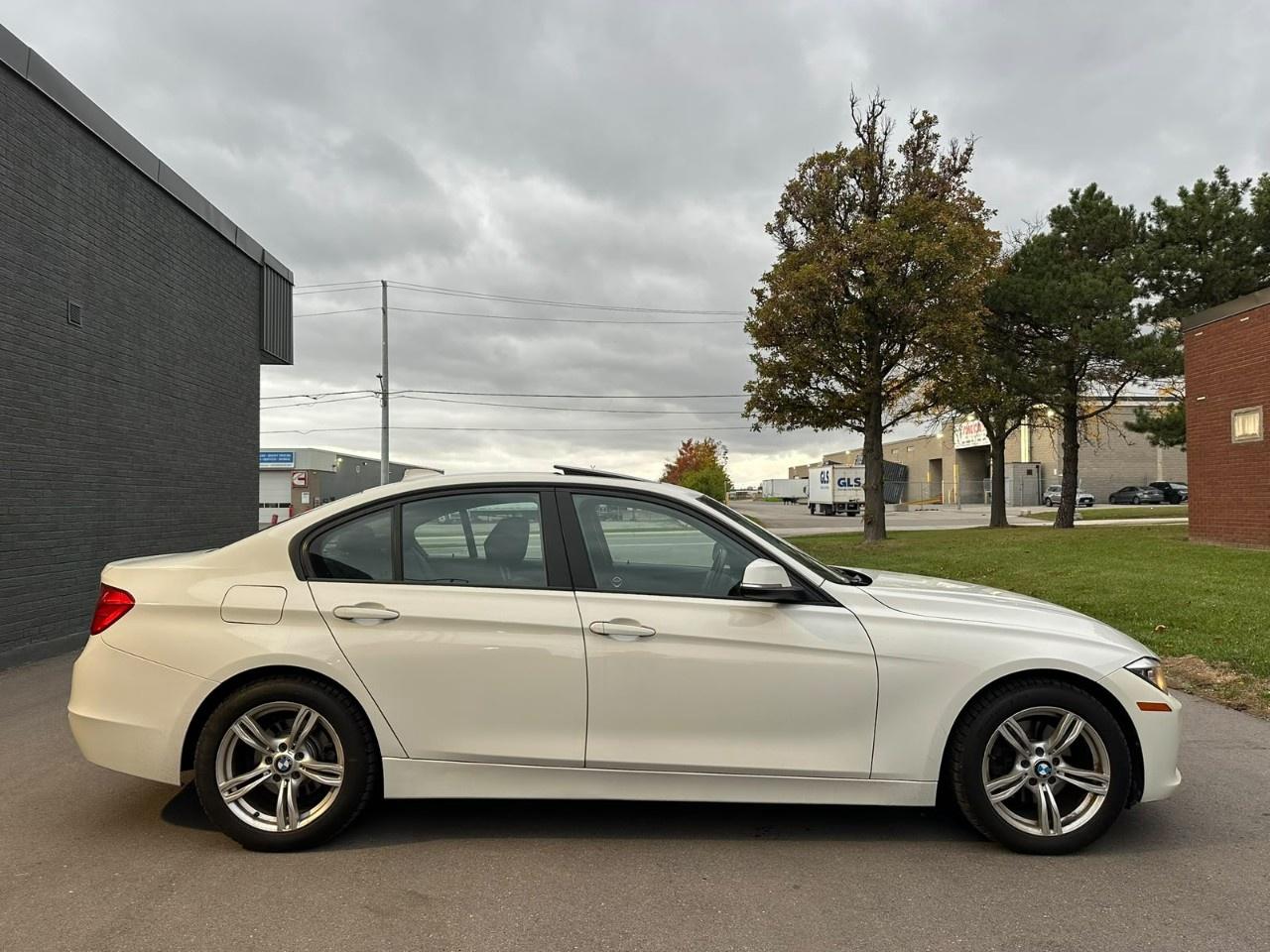 2013 BMW 3 Series 4dr Sdn 328i xDrive Classic Line AWD *Ltd Avail* Photo