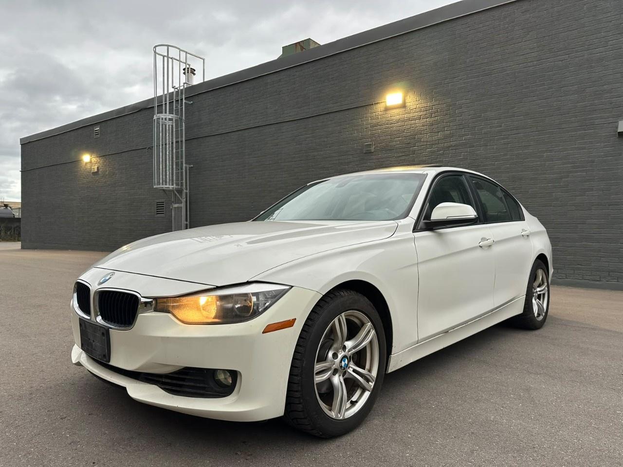2013 BMW 3 Series 4dr Sdn 328i xDrive Classic Line AWD *Ltd Avail* Photo