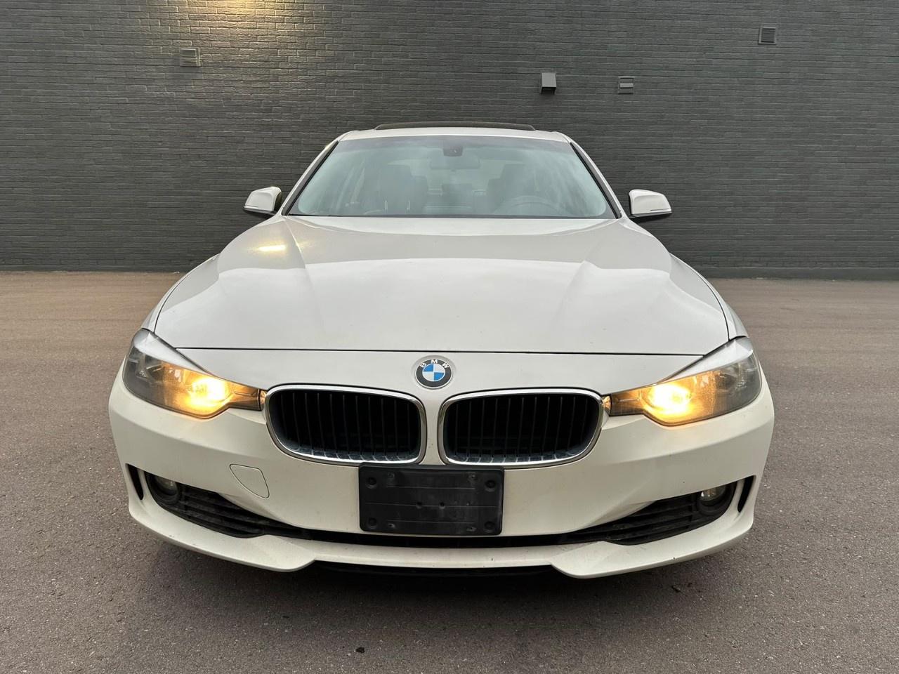 2013 BMW 3 Series 4dr Sdn 328i xDrive Classic Line AWD *Ltd Avail* Photo2