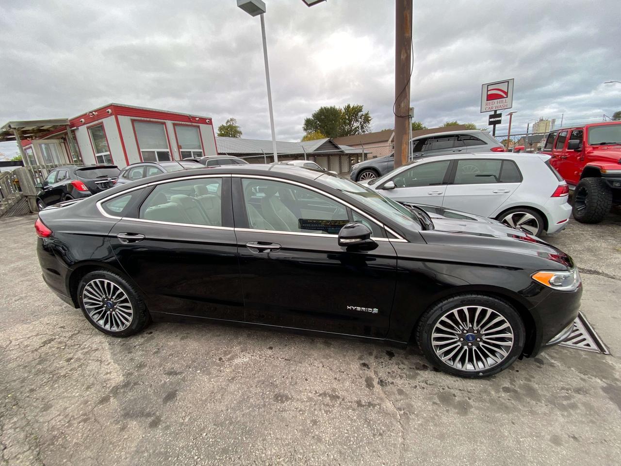 2018 Ford Fusion Hybrid Titanium Photo5