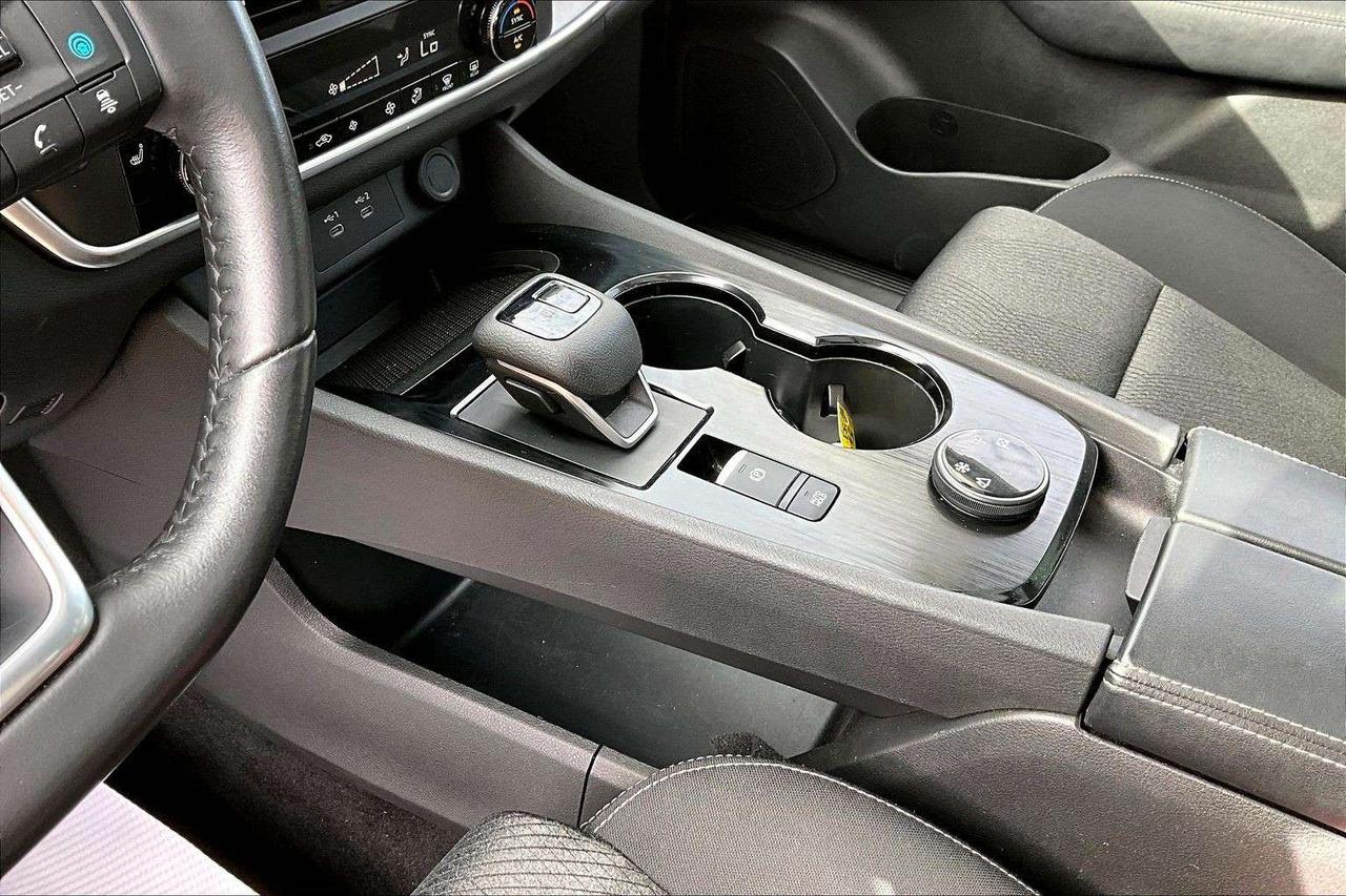 2024 Nissan Rogue SV Moonroof / 90 DAYS NO PAYMENTS Photo