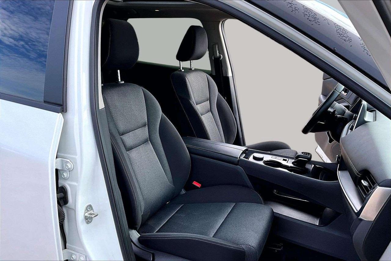 2024 Nissan Rogue SV Moonroof / 90 DAYS NO PAYMENTS Photo