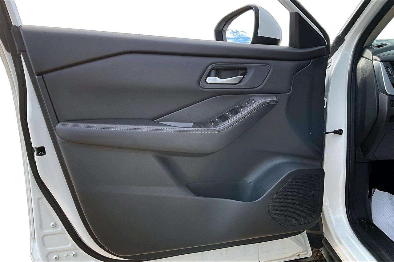 2024 Nissan Rogue SV Moonroof / 90 DAYS NO PAYMENTS Photo