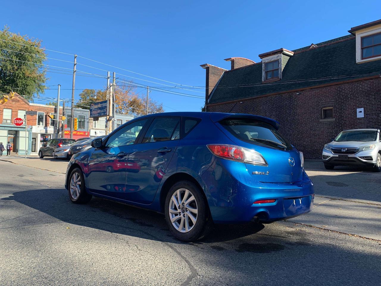 2013 Mazda 3 GX Photo