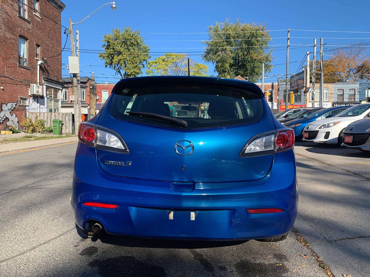 2013 Mazda 3 GX Photo