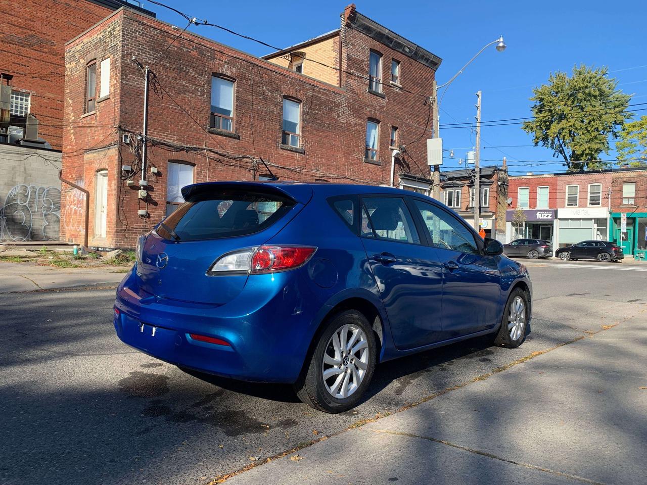2013 Mazda 3 GX Photo