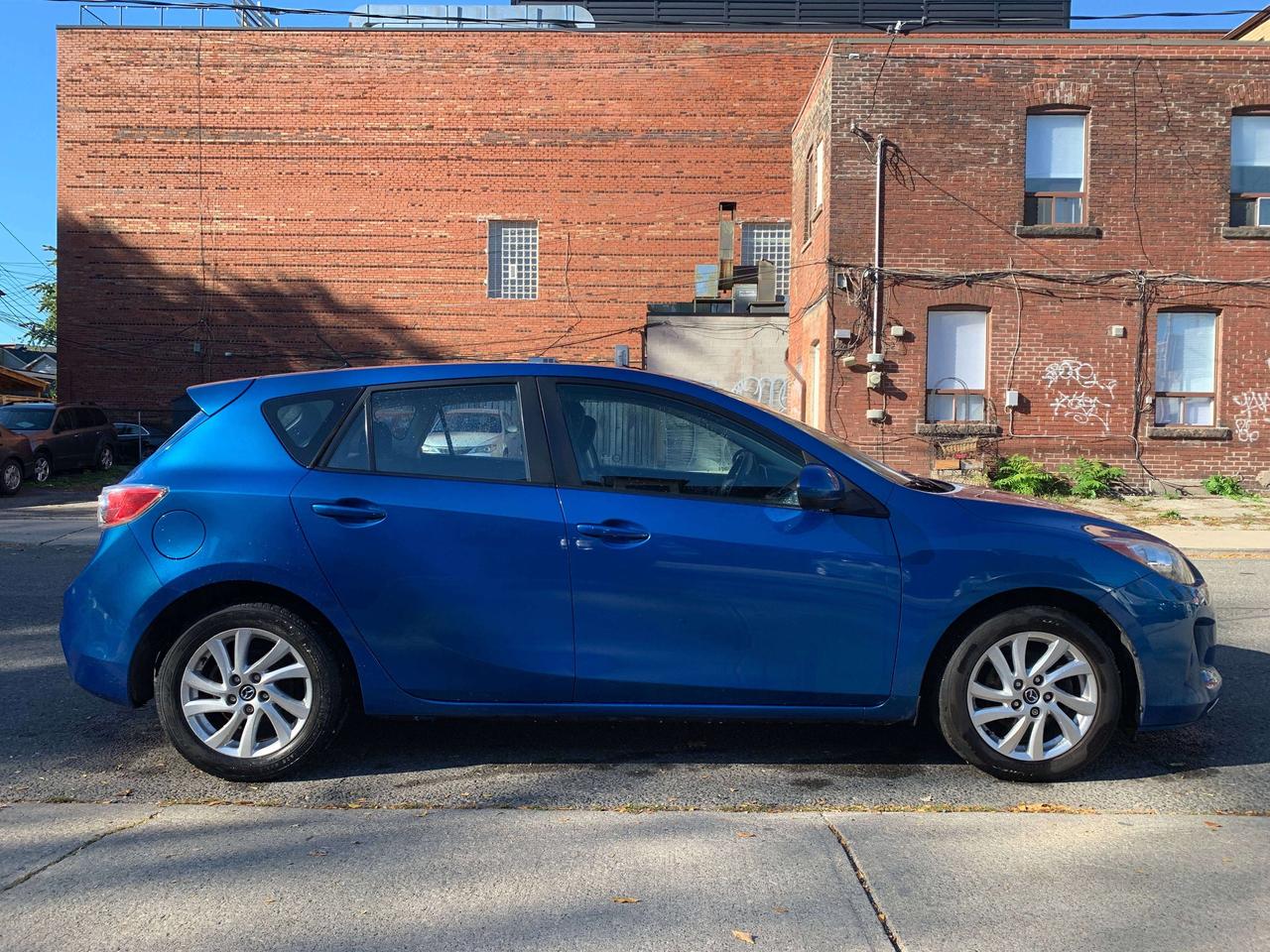 2013 Mazda 3 GX Photo