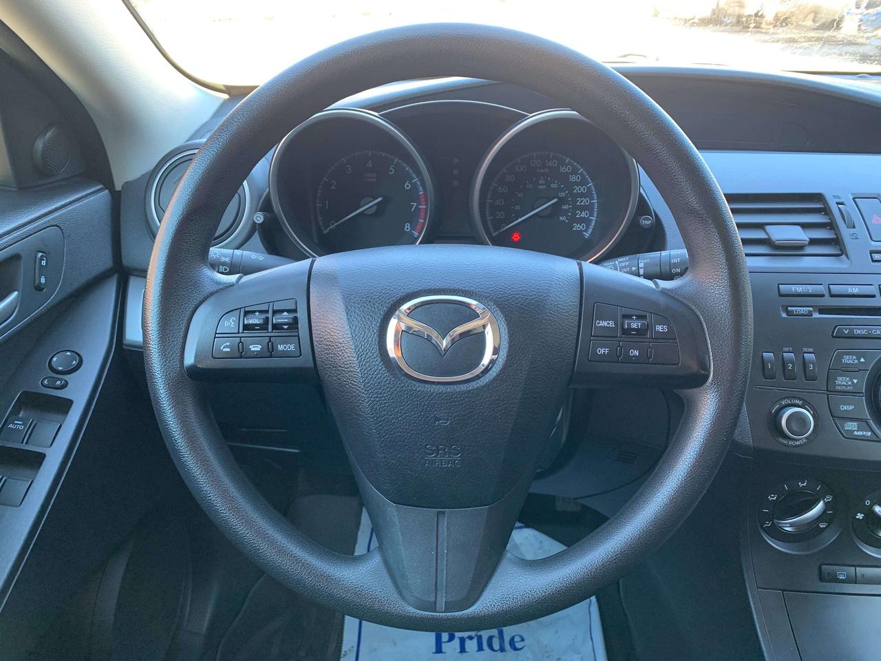2013 Mazda 3 GX Photo