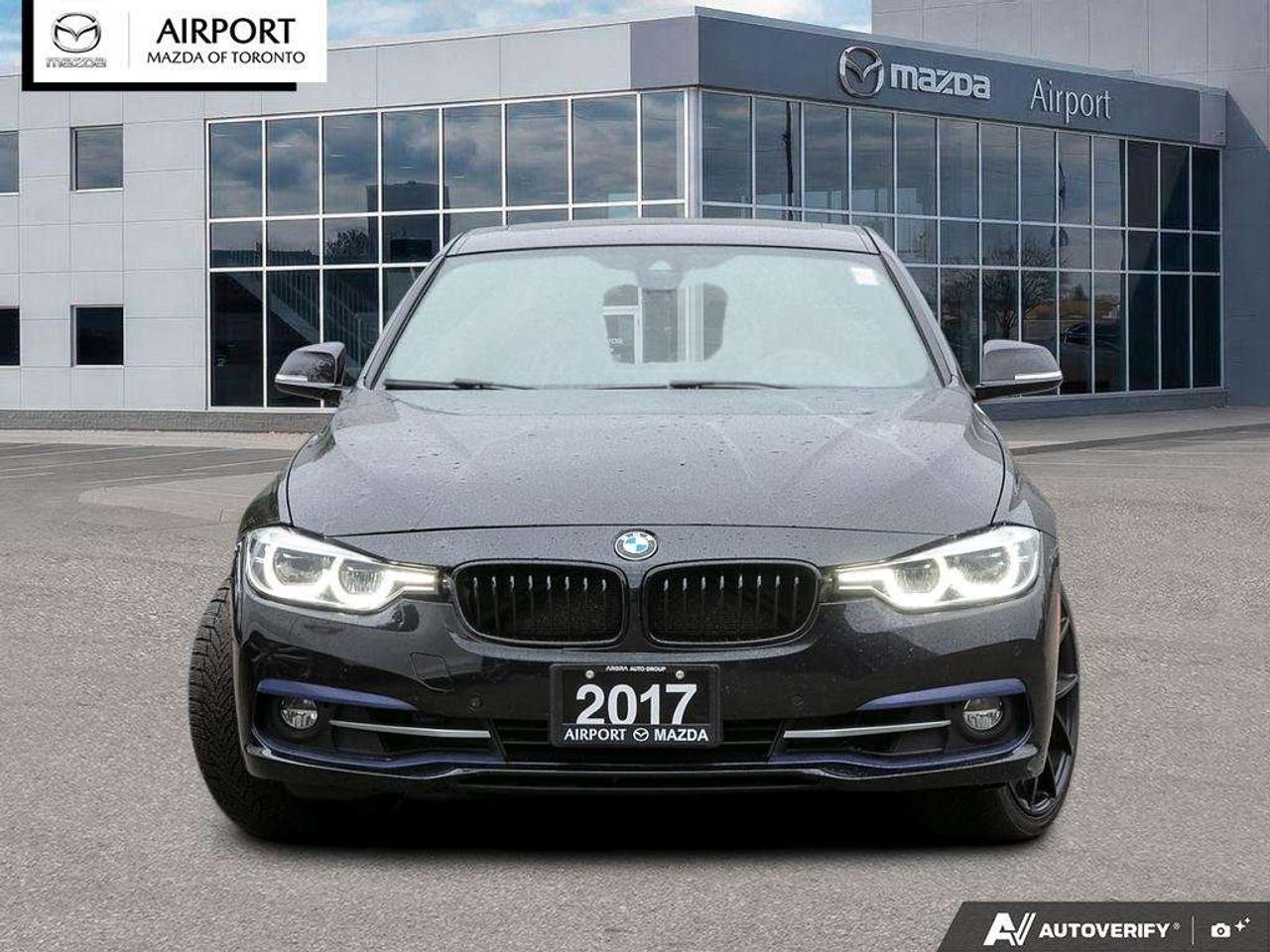 2017 BMW 3 Series 330i xDrive Photo1