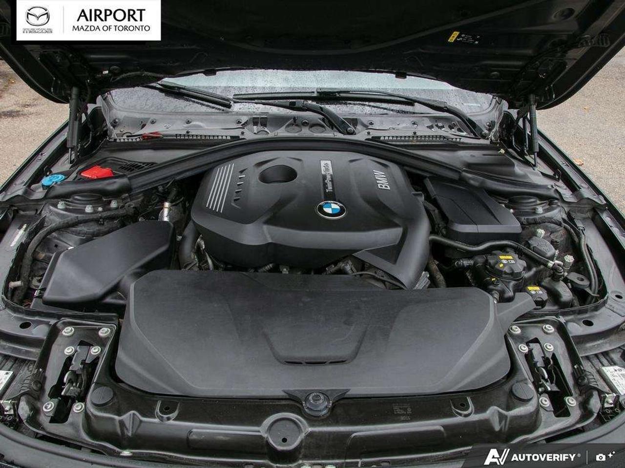 2017 BMW 3 Series 330i xDrive Photo