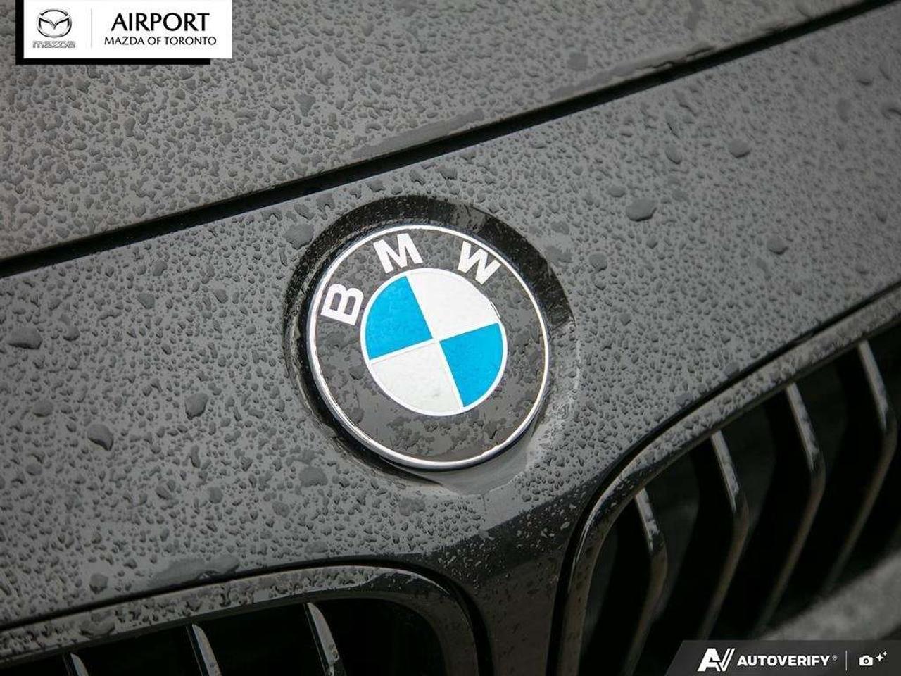 2017 BMW 3 Series 330i xDrive Photo