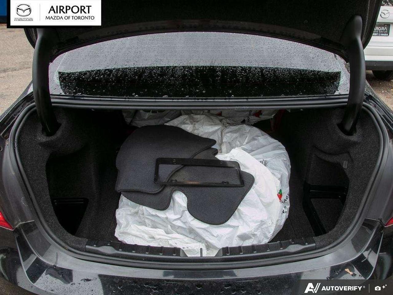 2017 BMW 3 Series 330i xDrive Photo