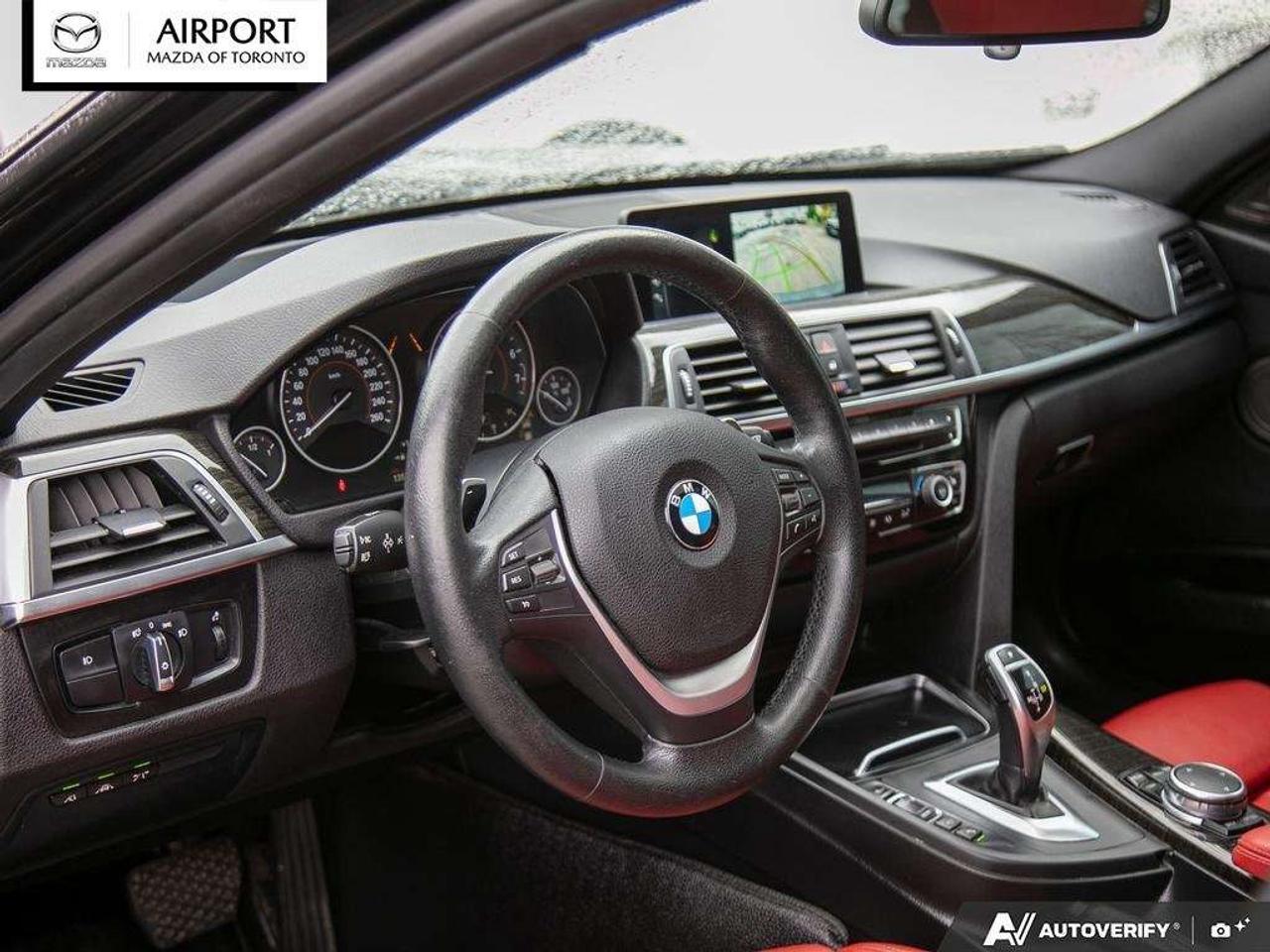 2017 BMW 3 Series 330i xDrive Photo