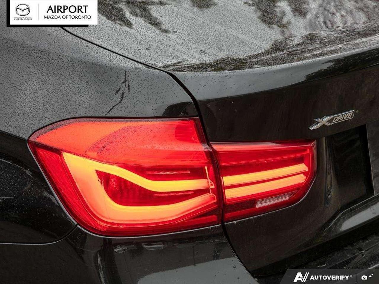 2017 BMW 3 Series 330i xDrive Photo