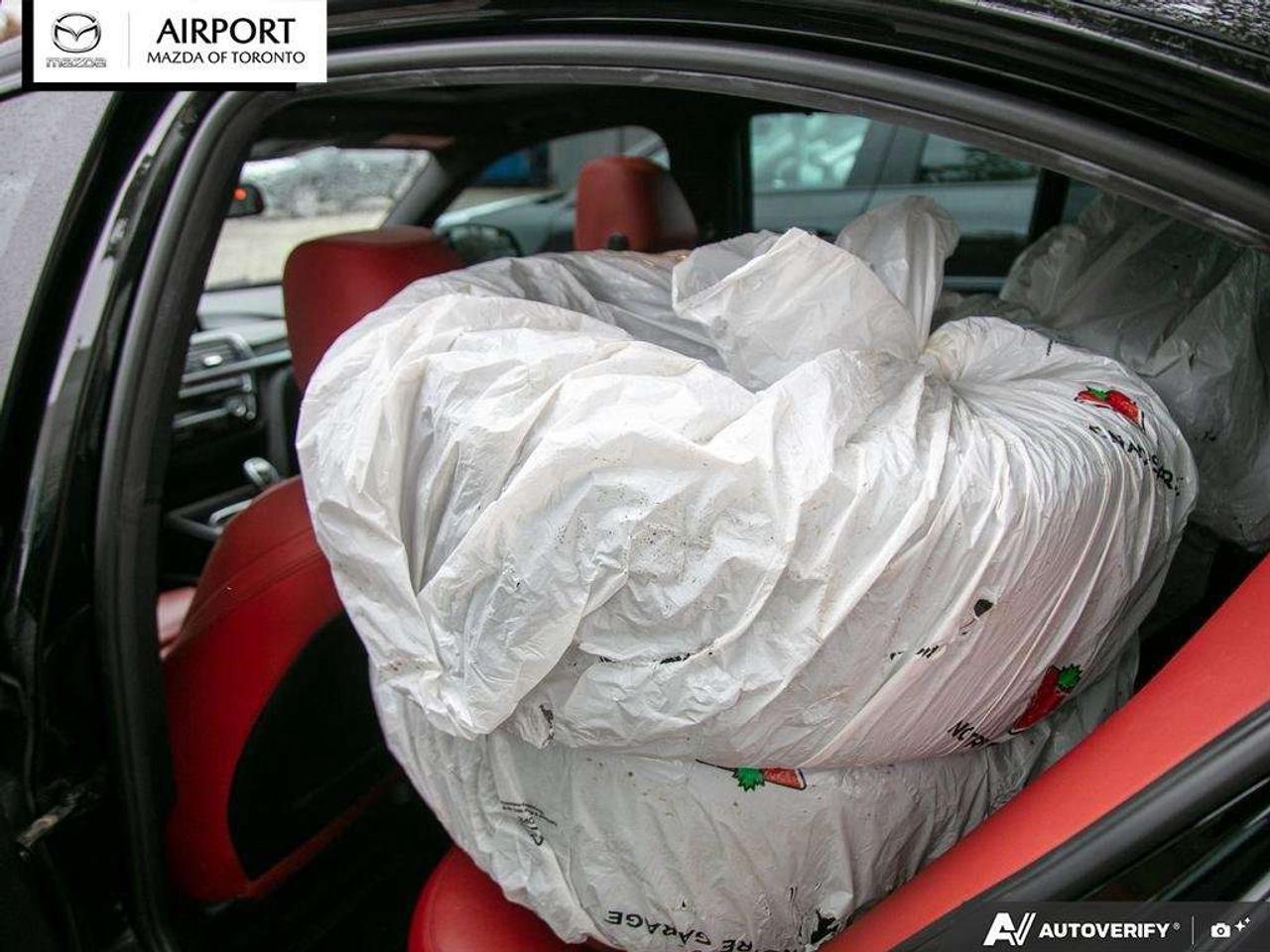 2017 BMW 3 Series 330i xDrive Photo