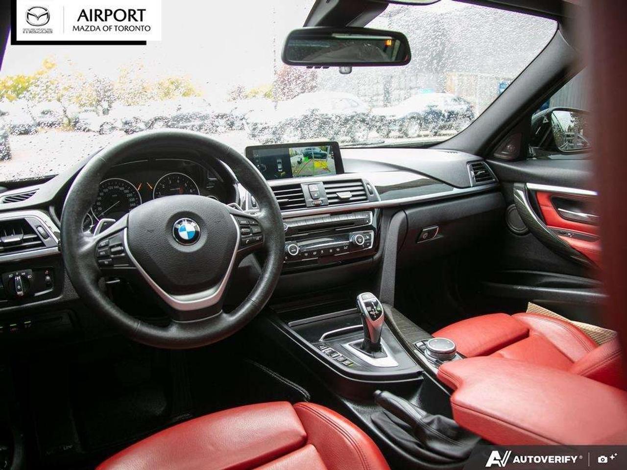 2017 BMW 3 Series 330i xDrive Photo