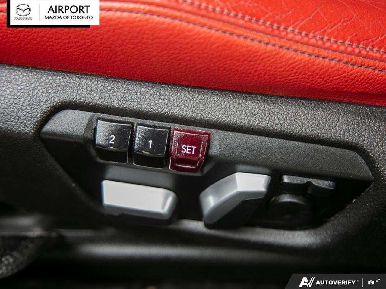2017 BMW 3 Series 330i xDrive Photo