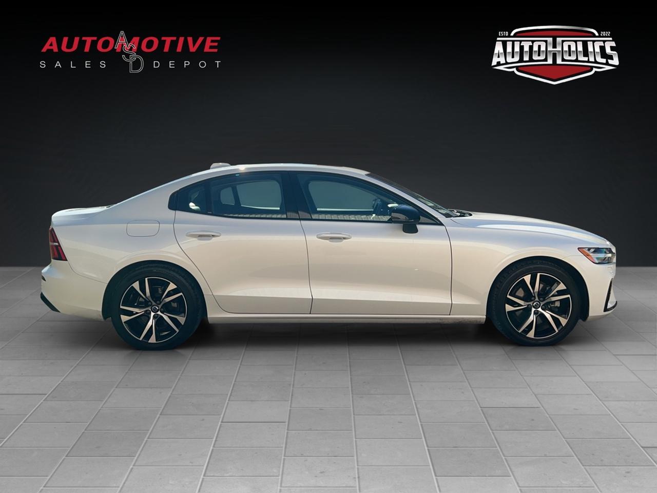 2024 Volvo S60 Core Photo