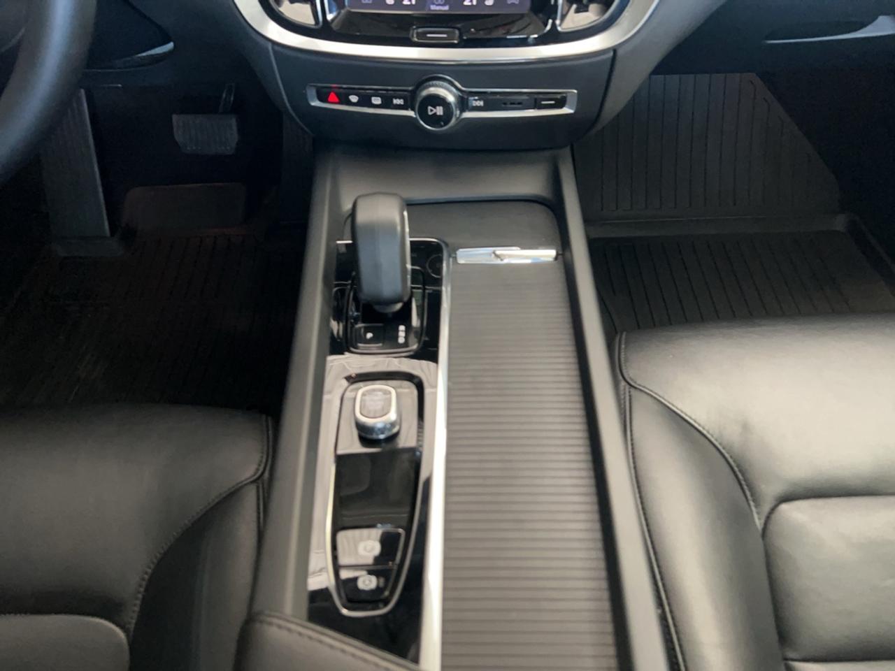 2024 Volvo S60 Core Photo