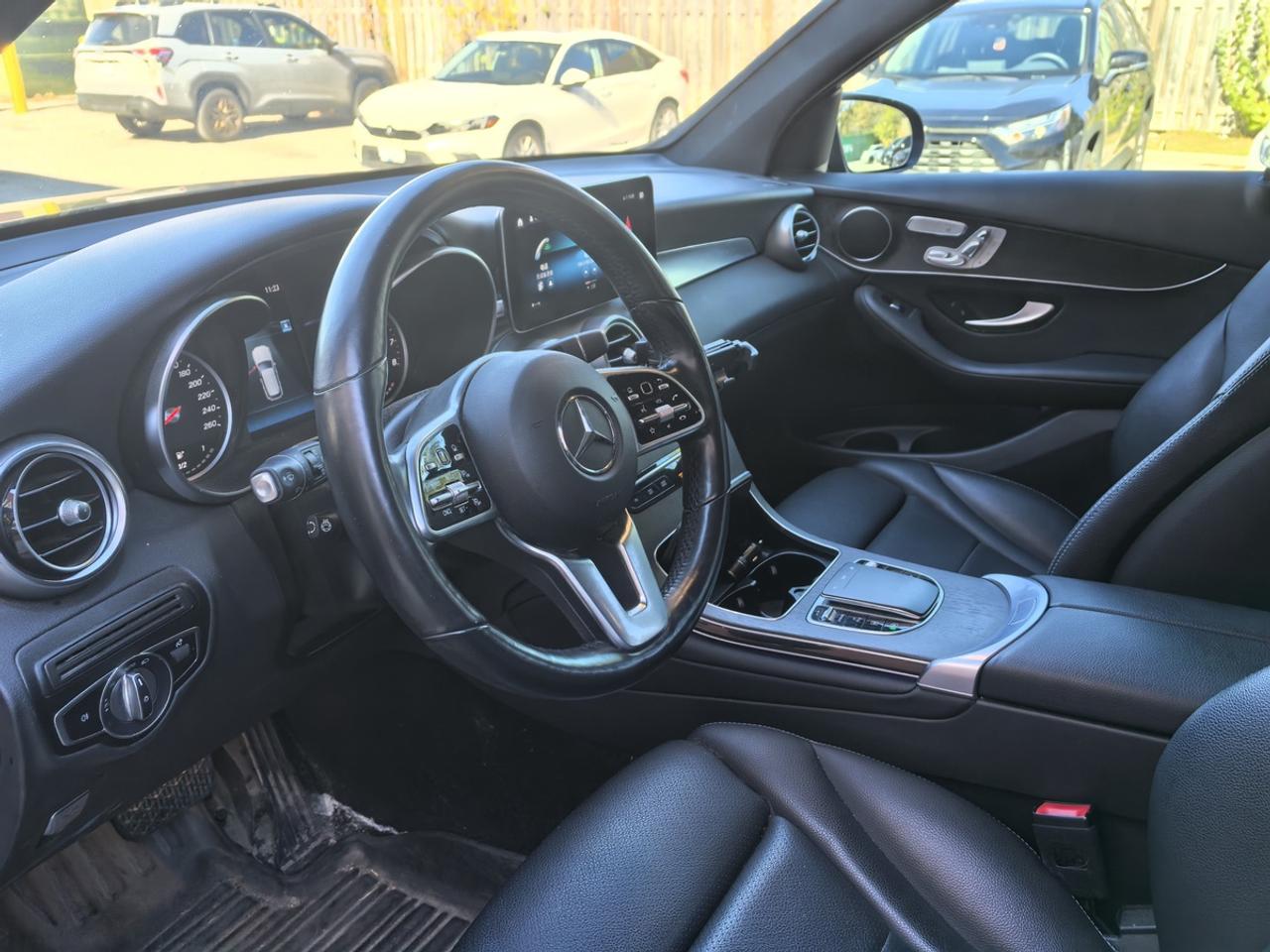 2022 Mercedes-Benz GLC 300 Photo