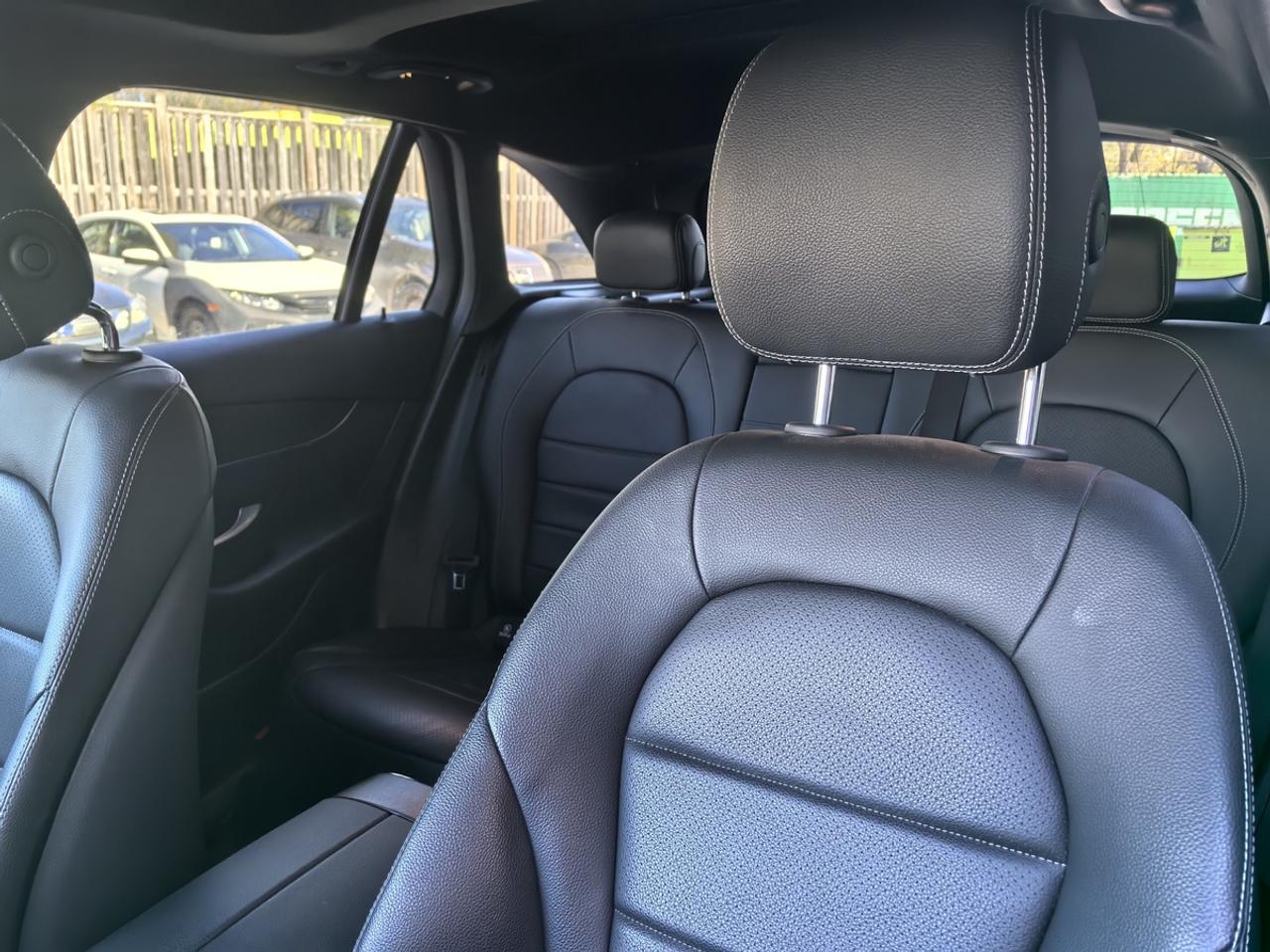 2022 Mercedes-Benz GLC 300 Photo