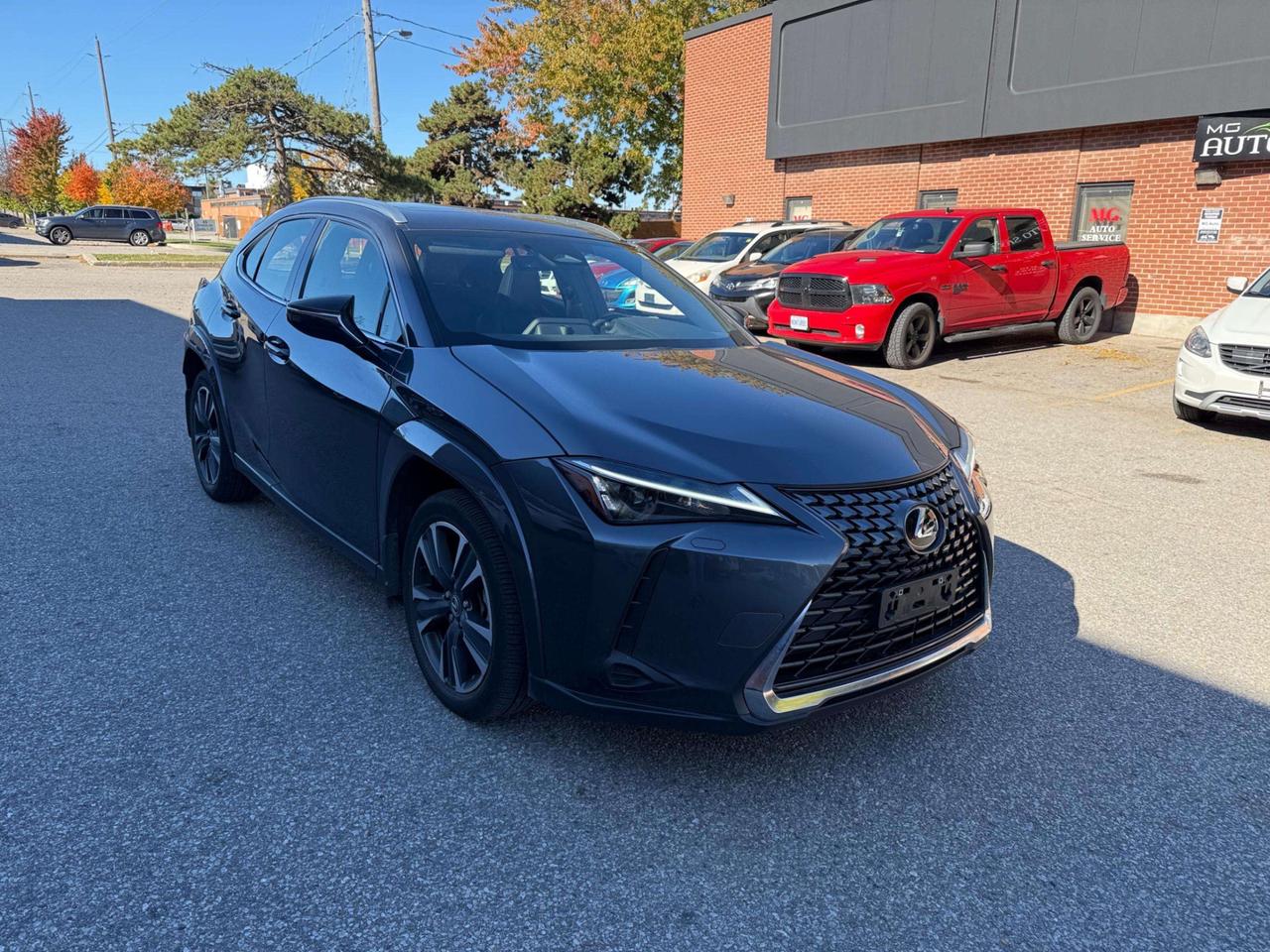 2025 Lexus UX UX 300h CVT, PREMIUM PACKAGE, NO ACCIDENT Photo