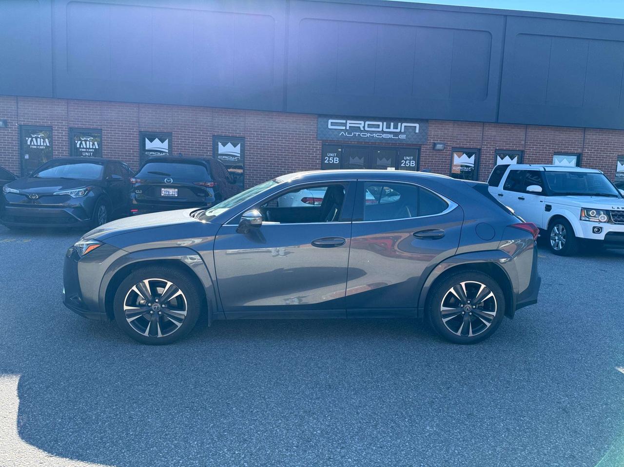 2025 Lexus UX UX 300h CVT, PREMIUM PACKAGE, NO ACCIDENT Photo
