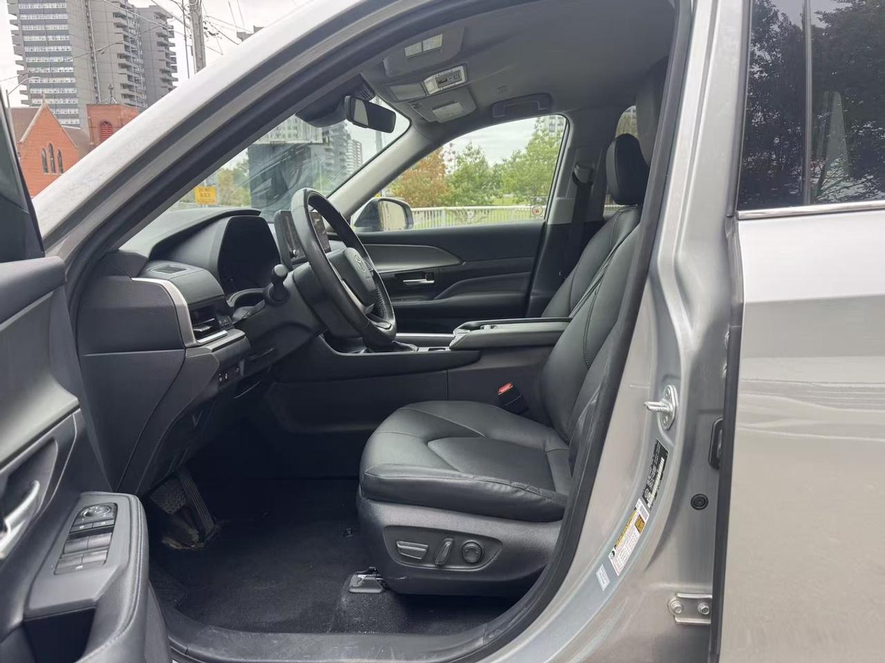 2024 Toyota Grand Highlander XLE Photo4