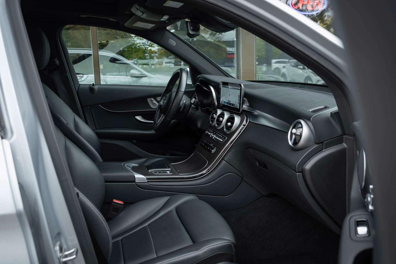2022 Mercedes-Benz GLC GLC300 4MATIC Photo