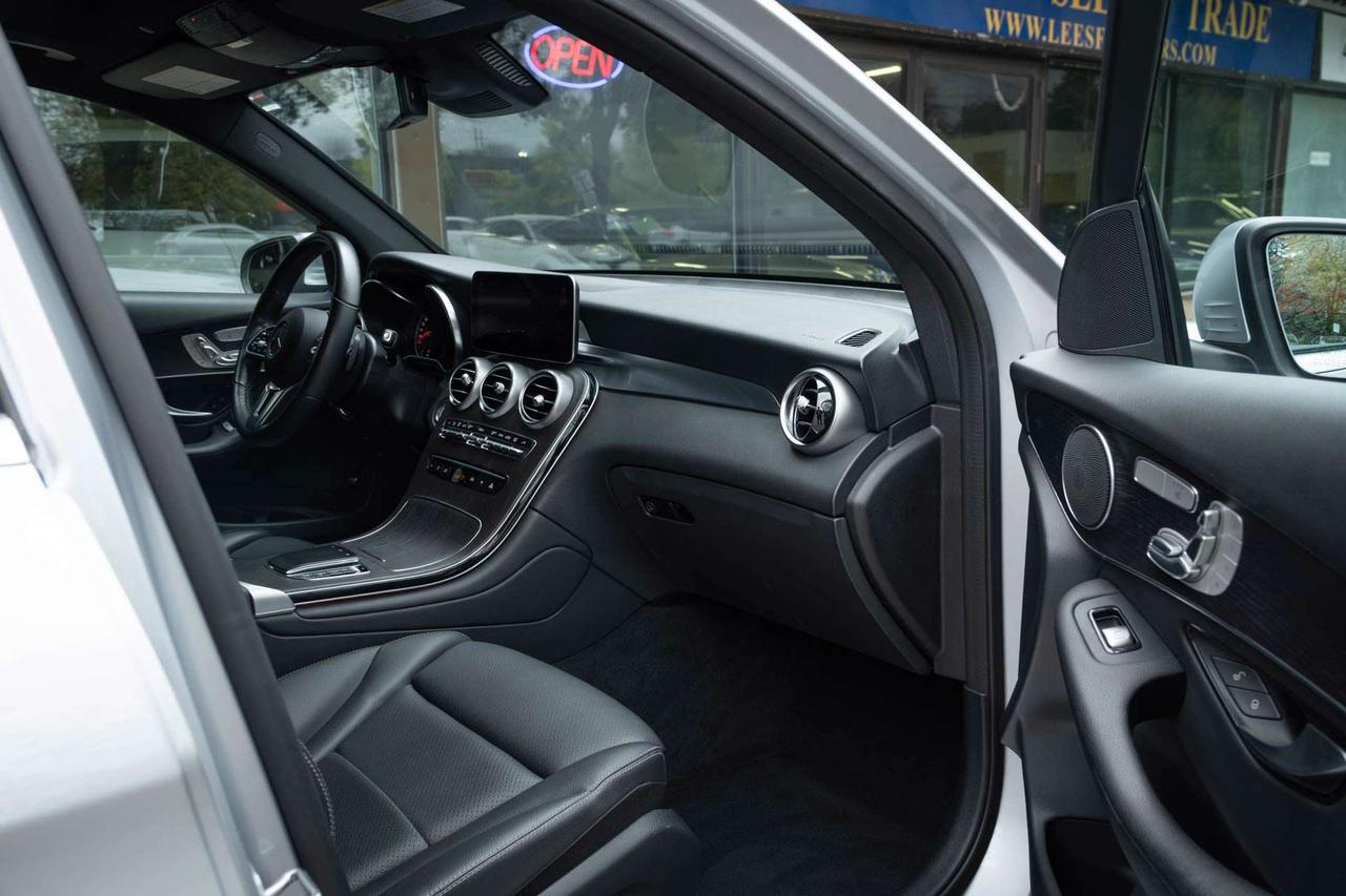 2022 Mercedes-Benz GLC GLC300 4MATIC Photo