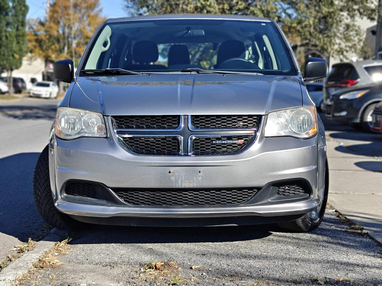 2014 Dodge Grand Caravan SE/SXT Passenger Van Photo5