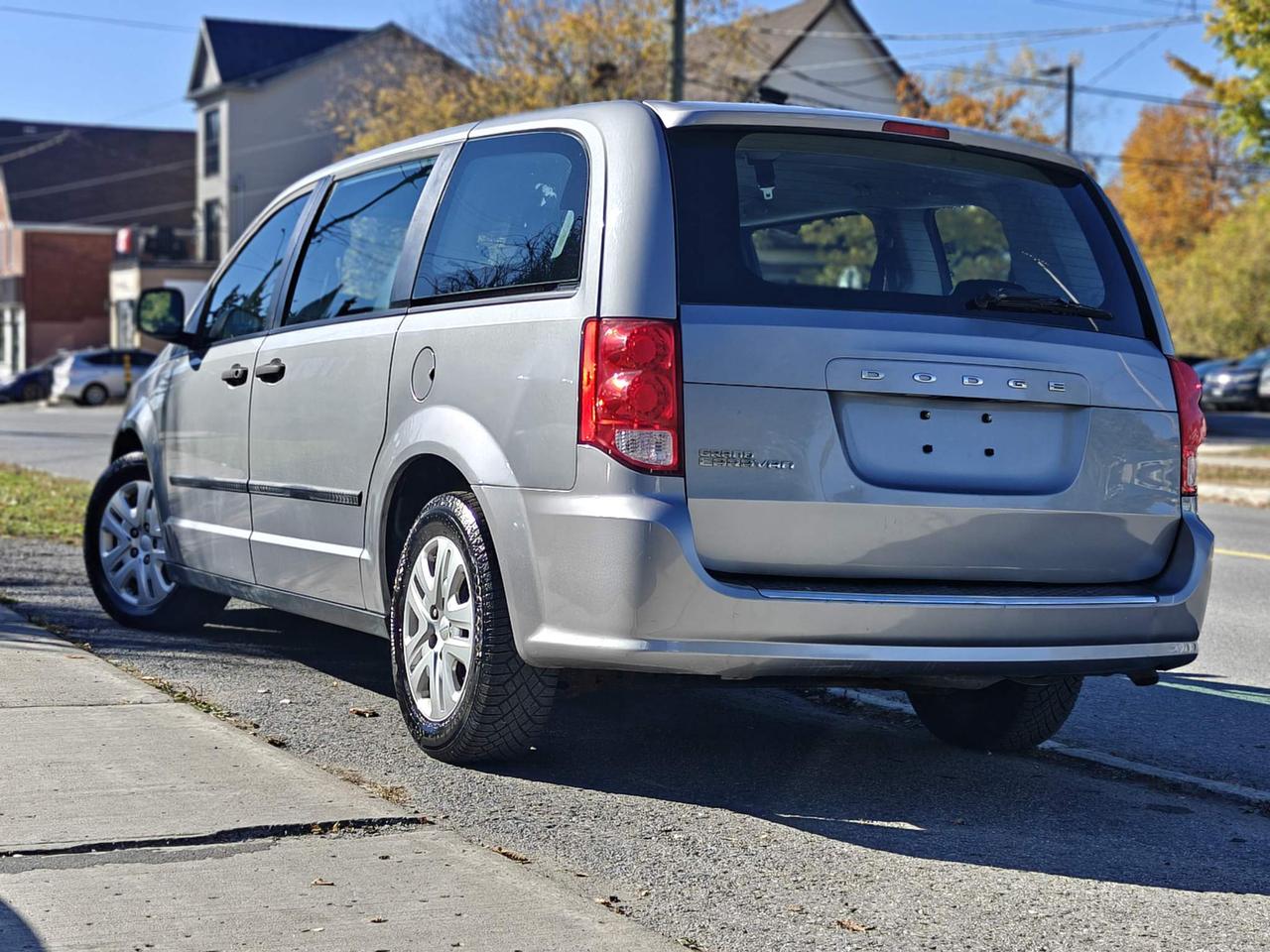 2014 Dodge Grand Caravan SE/SXT Passenger Van Photo
