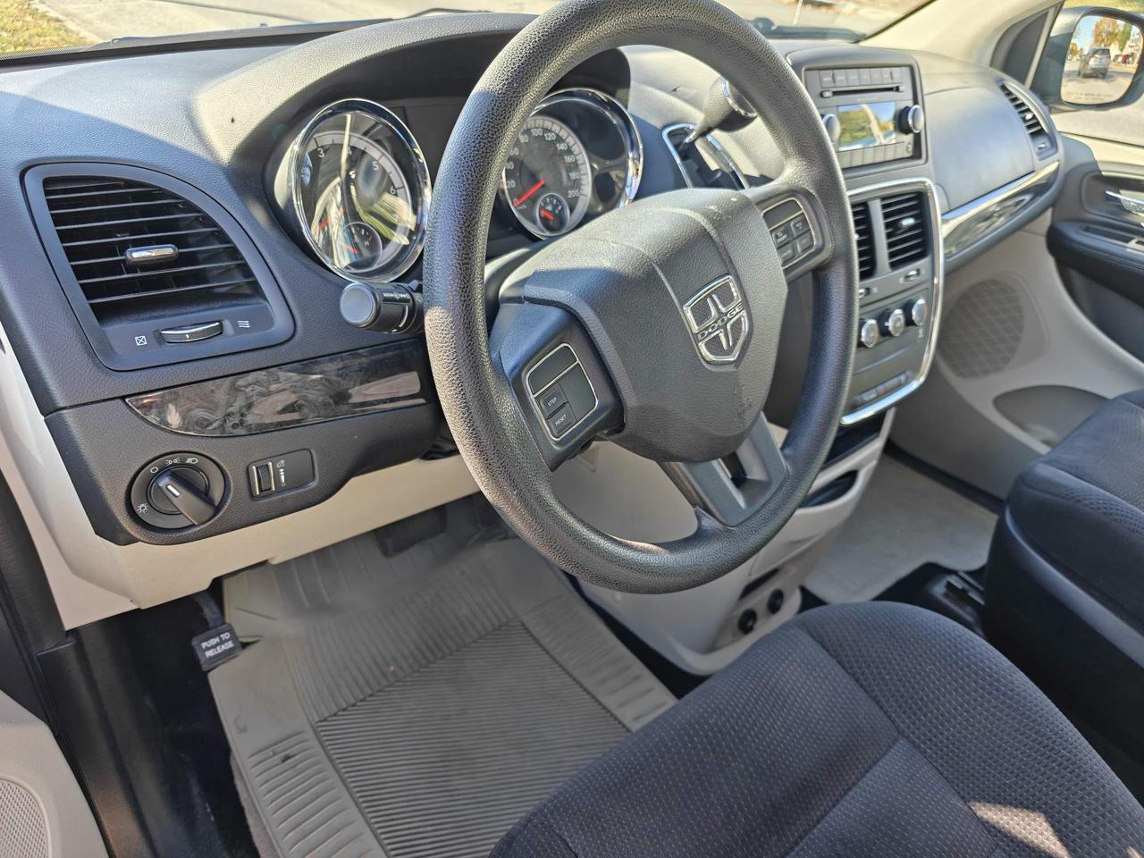 2014 Dodge Grand Caravan SE/SXT Passenger Van Photo