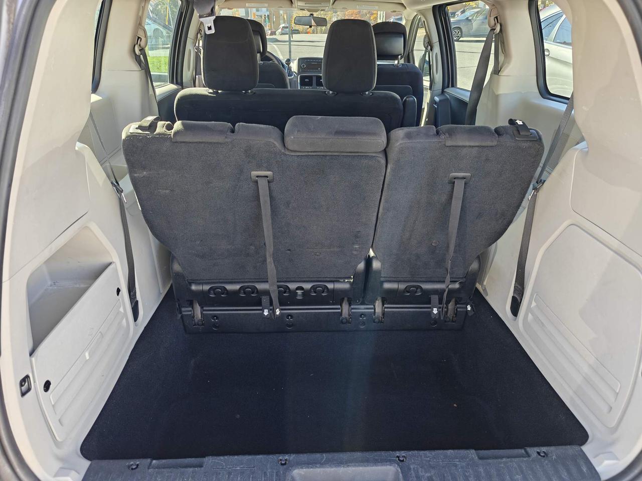 2014 Dodge Grand Caravan SE/SXT Passenger Van Photo