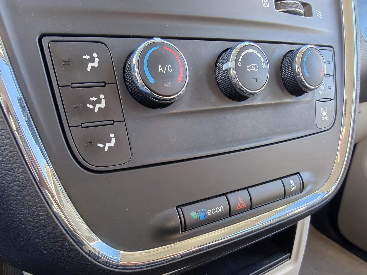 2014 Dodge Grand Caravan SE/SXT Passenger Van Photo